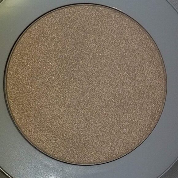 Makeup By Mario - Soft Glow Highlighter in Pearl (luminous pearl) - Picture 7 of 8